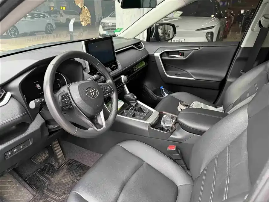 Toyota RAV4 RAV4 Rongfang 2023 2.0L CVT 2WD Fashion Edition 2023 — миниатюра 5