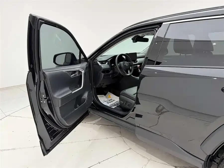 Toyota RAV4 RAV4 Rongfang 2023 2.0L CVT 2WD Fashion PLUS Edition 2024 — миниатюра 4
