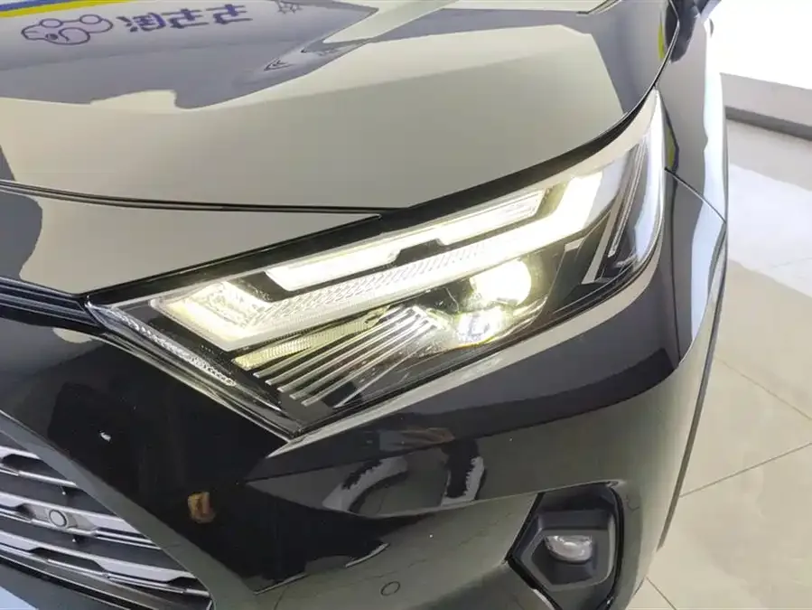 Toyota RAV4 RAV4 Rongfang 2024 2.0L CVT 2WD Fashion PLUS Edition 2025 — миниатюра 2