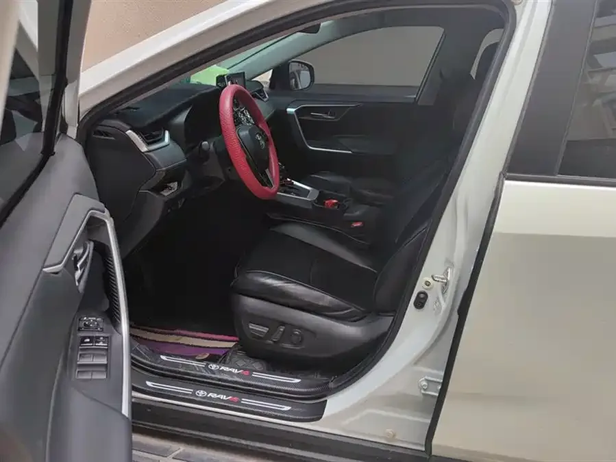 Toyota RAV4 RAV4 Rongfang 2022 2.0L CVT 2WD Fashion Edition 2023 — миниатюра 3