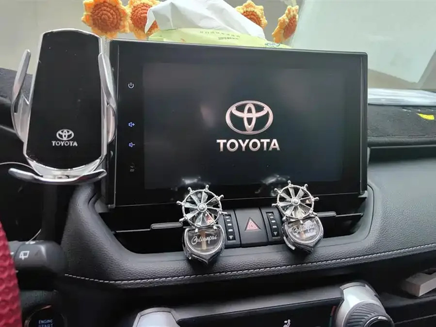 Toyota RAV4 RAV4 Rongfang 2022 2.0L CVT 2WD Fashion Edition 2023 — миниатюра 4