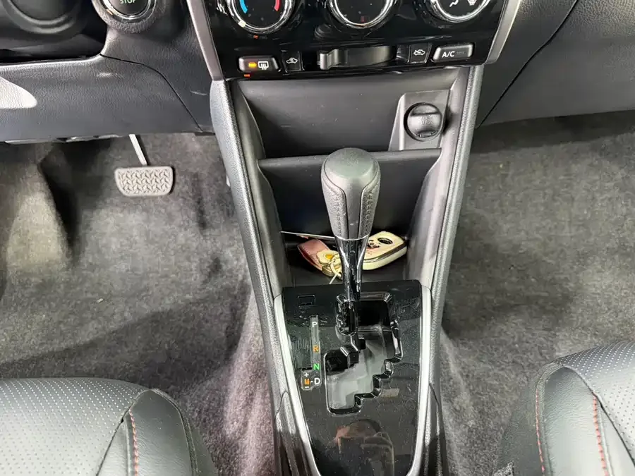 Toyota Yaris L YARiS L 2022 YARiS X 1.5L CVT Luxury PLUS Edition 2023 — миниатюра 4