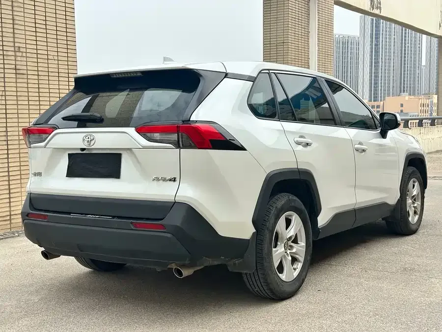 Toyota RAV4 RAV4 Rongfang 2022 2.0L CVT 2WD Urban Edition 2023 — миниатюра 2