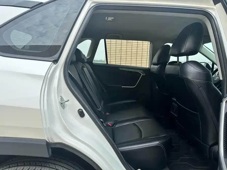 Toyota RAV4 RAV4 Rongfang 2022 2.0L CVT 2WD Urban Edition 2023 — миниатюра 5