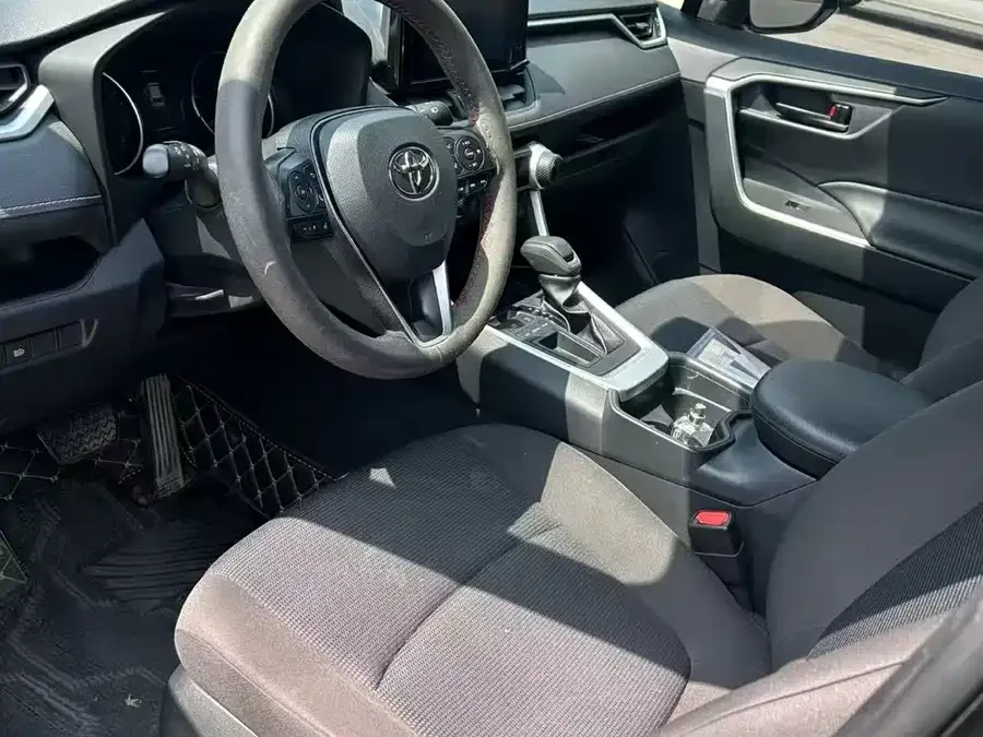 Toyota RAV4 RAV4 Rongfang 2022 2.0L CVT 2WD Urban Edition 2023 — миниатюра 4