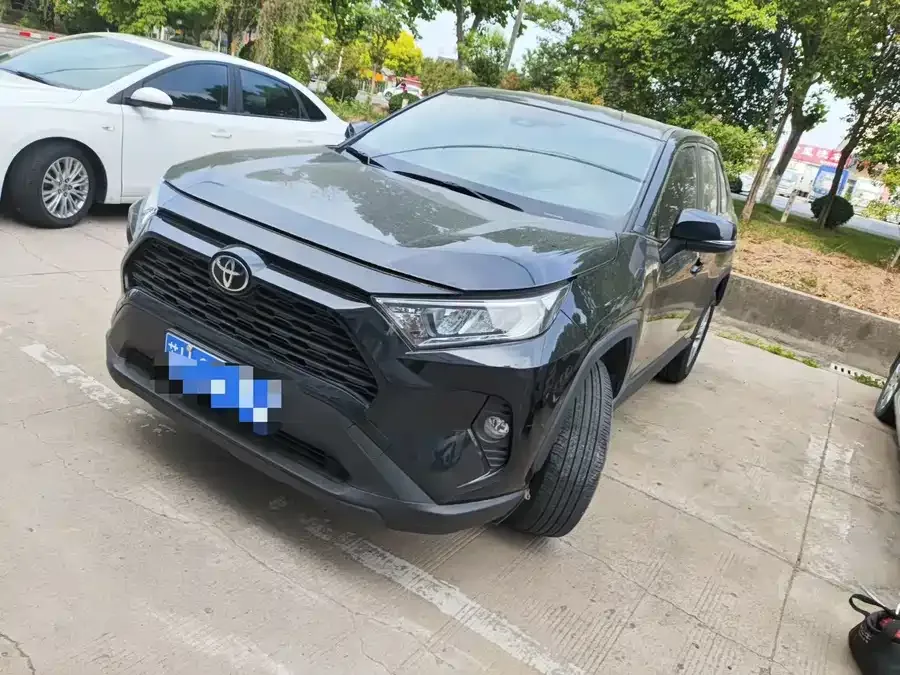 Toyota RAV4 RAV4 Rongfang 2022 2.0L CVT 2WD Urban Edition 2023 — фото 1, купить с доставкой в Москву