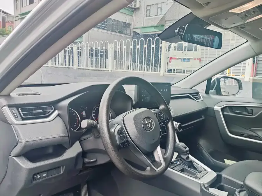 Toyota RAV4 RAV4 Rongfang 2024 2.0L CVT 2WD Urban Edition 2025 — миниатюра 3