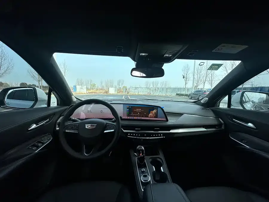 Cadillac XT4 2024 28T 2WD Luxury 2025 — миниатюра 2