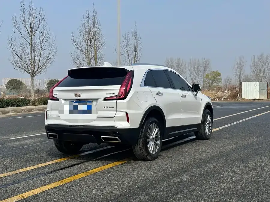Cadillac XT4 2024 28T 2WD Luxury 2025 — миниатюра 3