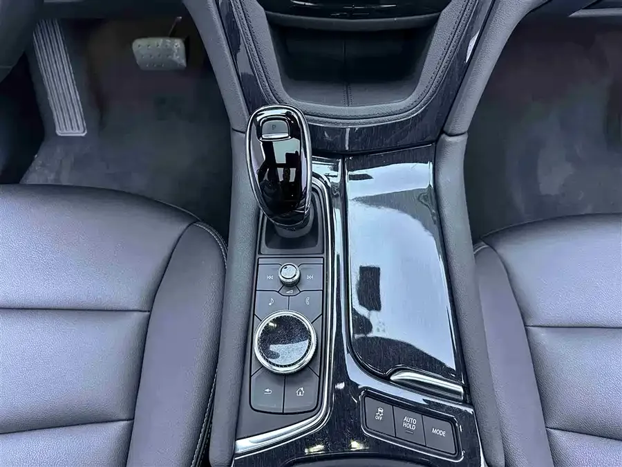 Cadillac XT5 2022 2.0T two-wheel drive luxury model 2022 — миниатюра 4