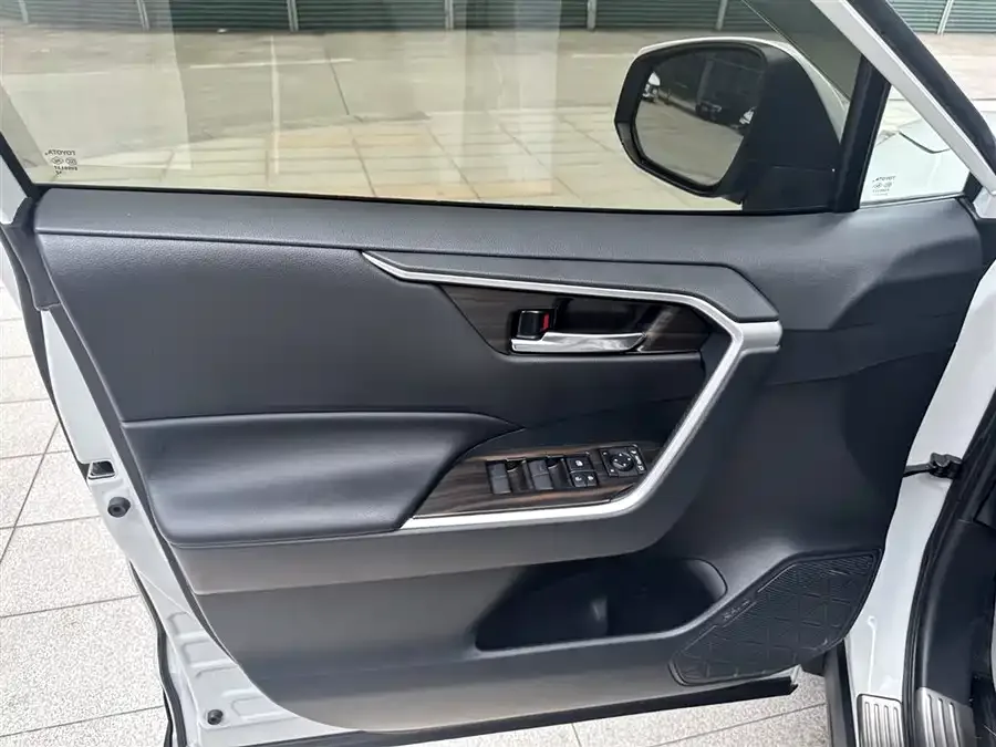 Toyota RAV4 RAV4 Rongfang 2022 Dual Engine 2.5L E-CVT Two-Wheel Drive Elite Edition 2023 — миниатюра 5