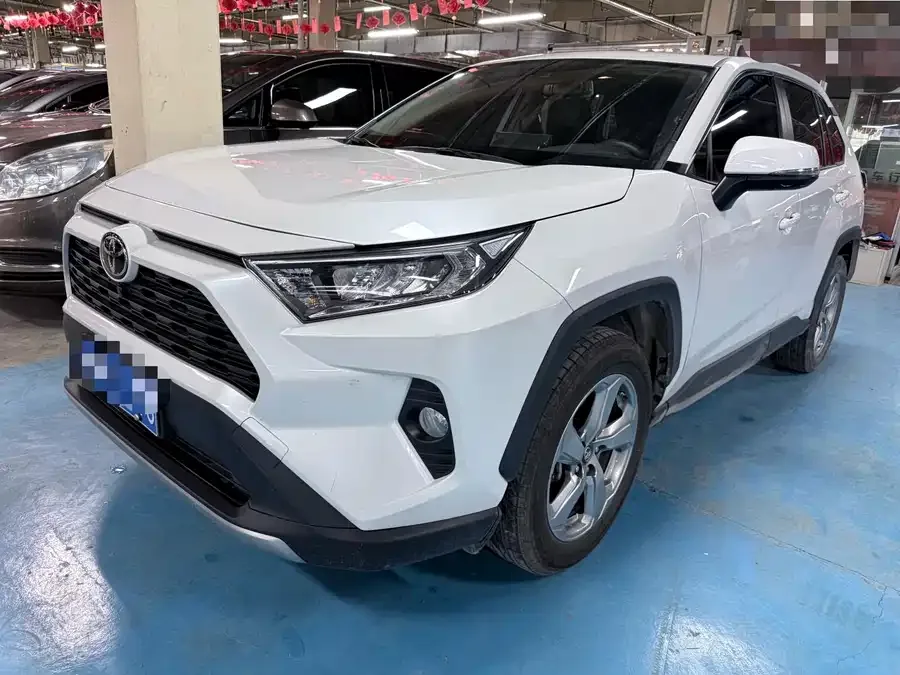 Toyota RAV4 RAV4 Rongfang 2022 2.0L CVT 2WD Fashion Edition 2022 — фото 1, купить с доставкой в Москву