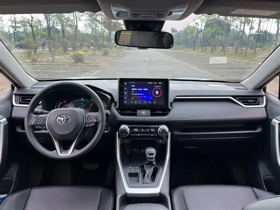 Toyota RAV4 RAV4 Rongfang 2022 2.0L CVT 2WD Fashion Edition 2022 — миниатюра 2