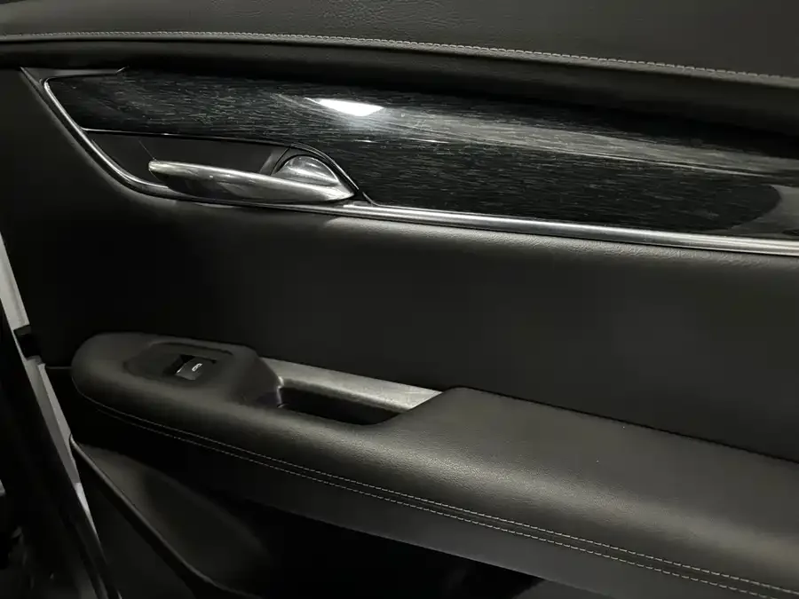 Cadillac XT5 2022 2.0T two-wheel drive luxury model 2022 — миниатюра 3