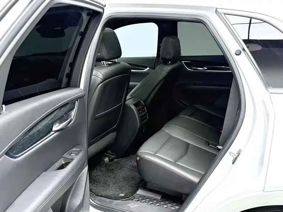 Cadillac XT5 2022 2.0T two-wheel drive luxury model 2022 — миниатюра 4
