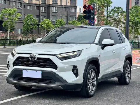 Toyota RAV4 2024 buy in Moscow