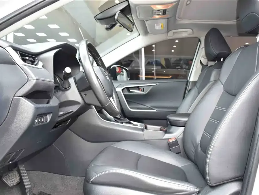 Toyota RAV4 RAV4 Rongfang 2022 2.0L CVT 2WD Fashion PLUS Edition 2022 — миниатюра 2