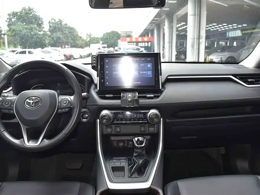 Toyota RAV4 RAV4 Rongfang 2022 2.0L CVT 2WD Fashion PLUS Edition 2022 — миниатюра 3
