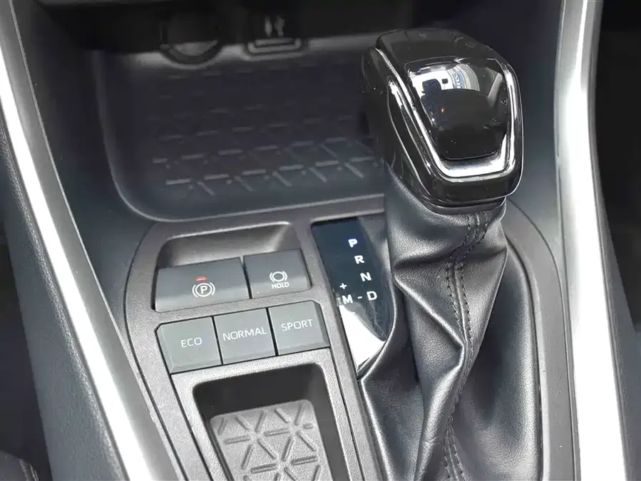 Toyota RAV4 RAV4 Rongfang 2022 2.0L CVT 2WD Fashion PLUS Edition 2022 — миниатюра 4