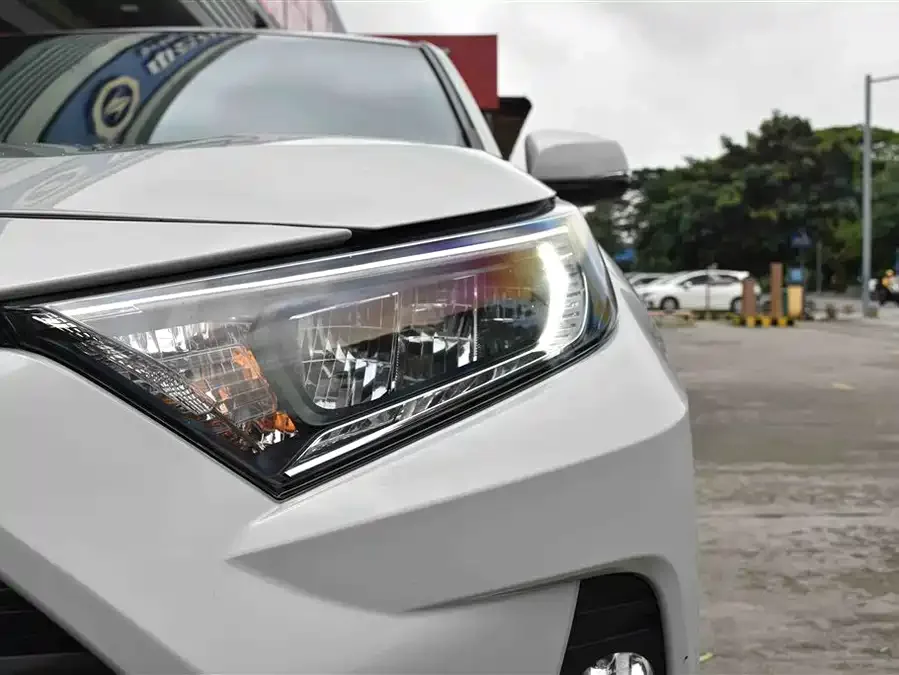 Toyota RAV4 RAV4 Rongfang 2022 2.0L CVT 2WD Fashion PLUS Edition 2022 — миниатюра 5