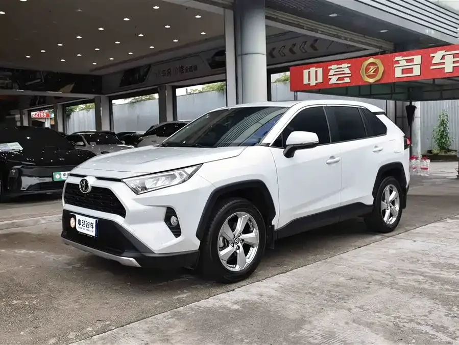 Toyota RAV4 RAV4 Rongfang 2022 2.0L CVT 2WD Fashion PLUS Edition 2022 — фото 1, купить с доставкой в Москву