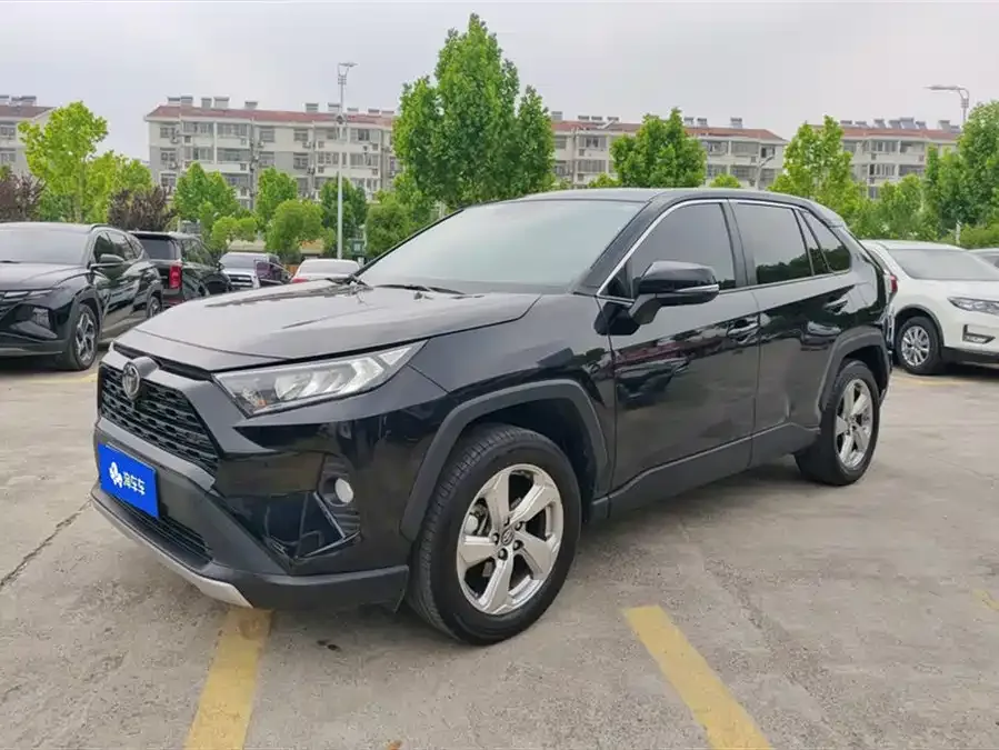 Toyota RAV4 RAV4 Rongfang 2022 2.0L CVT 2WD Fashion PLUS Edition 2023 — фото 1, купить с доставкой в Москву