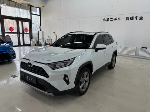 Toyota RAV4 2022 купить в Москве