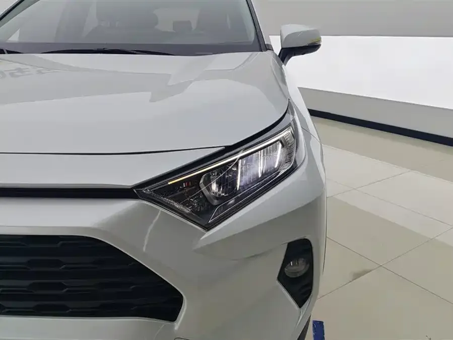 Toyota RAV4 RAV4 Rongfang 2021 2.0L CVT 2WD Fashion PLUS Edition 2022 — миниатюра 2