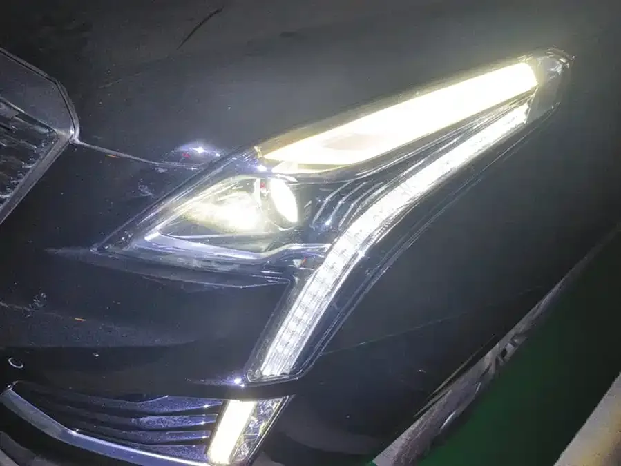 Cadillac XT5 2021 2.0T 4WD Luxury Edition 2022 — миниатюра 5