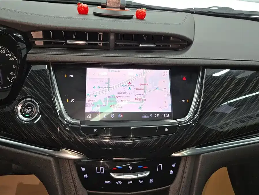 Cadillac XT6 2022 2.0T 6-seat 4WD luxury model 2022 — миниатюра 4