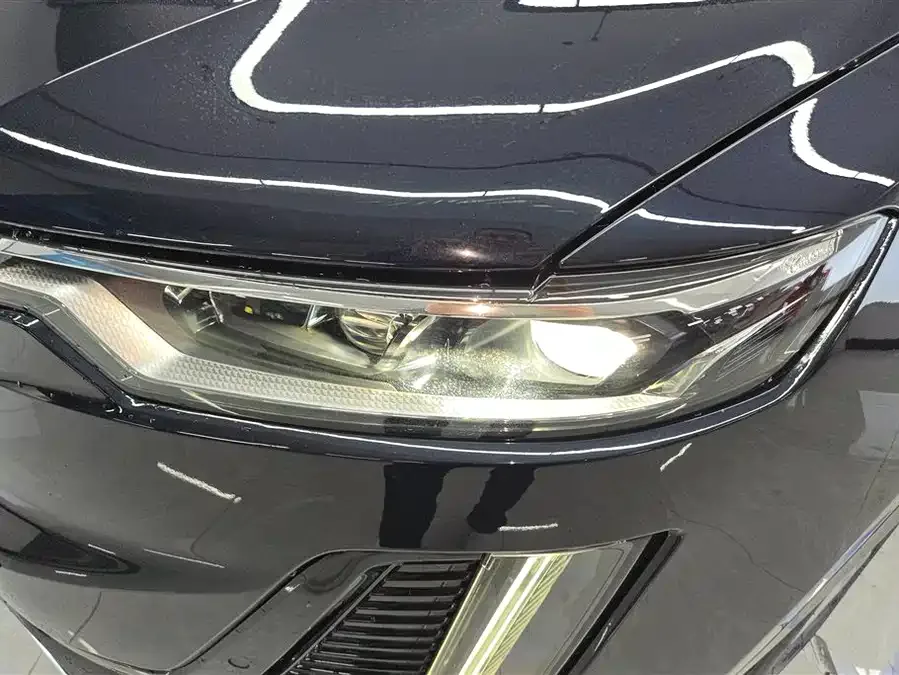 Cadillac XT6 2022 2.0T 6-seat 4WD luxury model 2022 — миниатюра 5