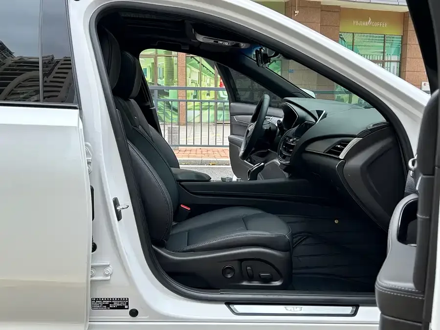 Cadillac CT5 2023 28T Premium Edition 2023 — миниатюра 3