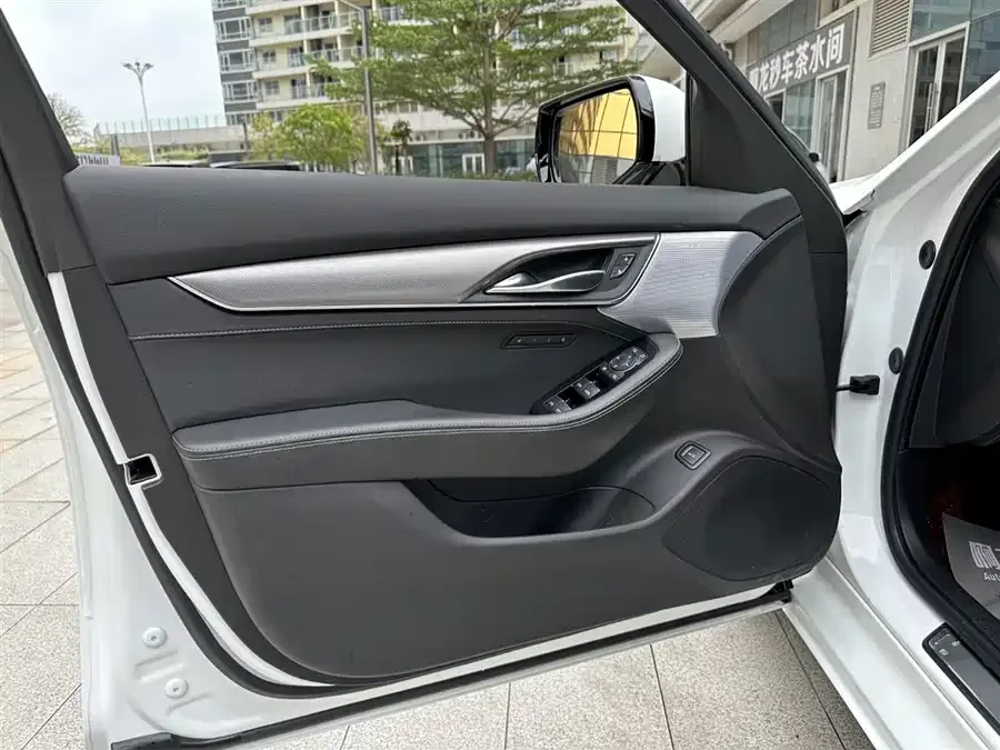 Cadillac CT5 2022 28T Premium Edition 2023 — миниатюра 3