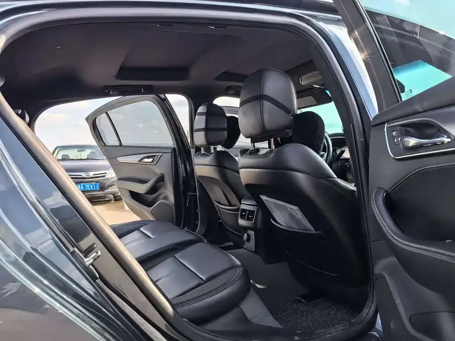 Cadillac CT5 2021 28T Fashion Model 2022 — миниатюра 5