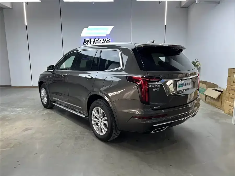 Cadillac XT6 2021 2.0T 7-seat 4WD Fashion Edition 2022 — миниатюра 2