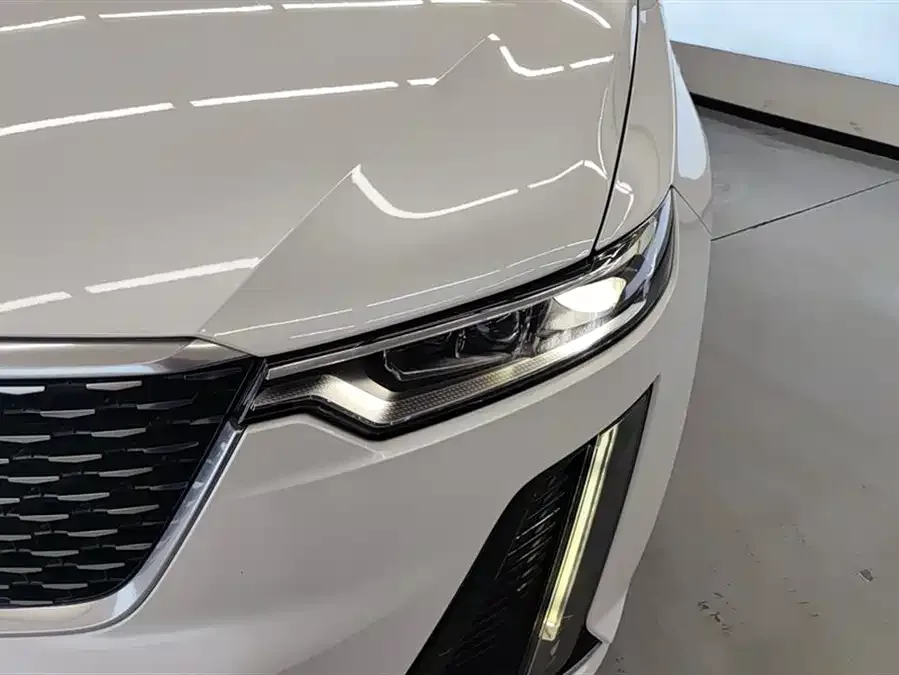 Cadillac XT6 2022 2.0T 6-seat 2WD Luxury Edition 2022 — миниатюра 2