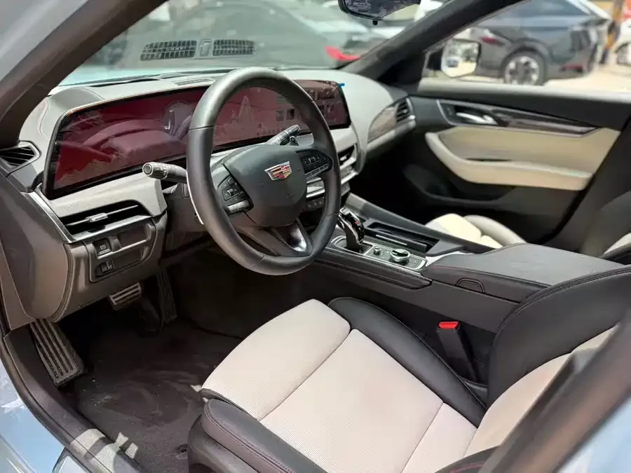 Cadillac CT5 2025 28T Track Performance Edition + Peak Track Optional Package 2025 — миниатюра 2