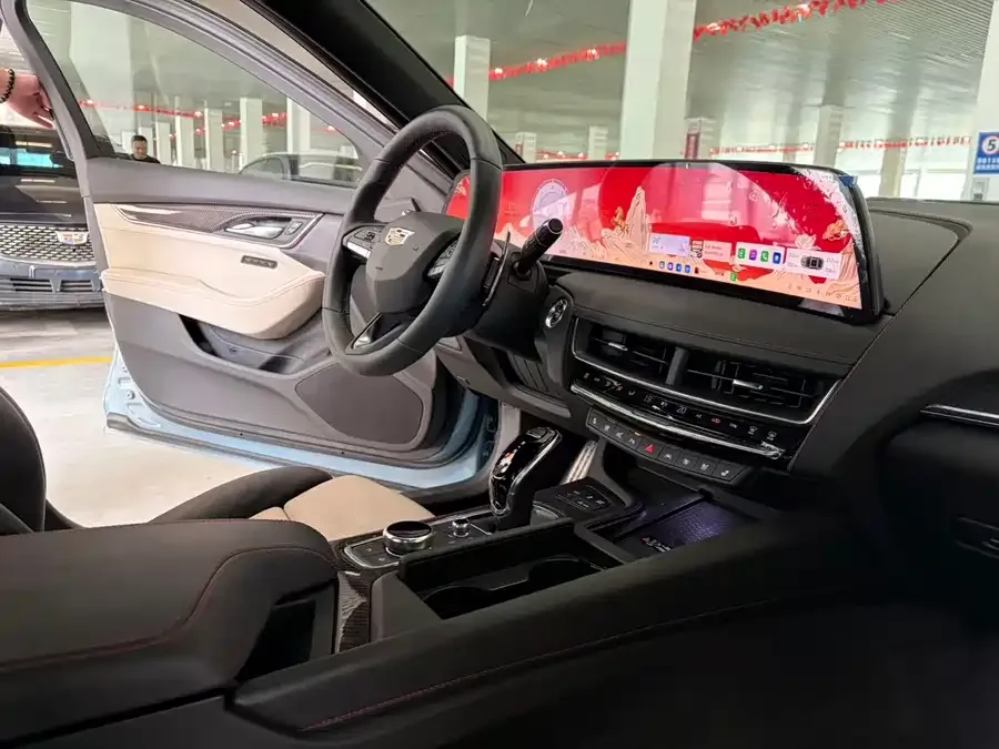 Cadillac CT5 2025 28T Track Performance Edition + Peak Track Optional Package 2025 — миниатюра 3