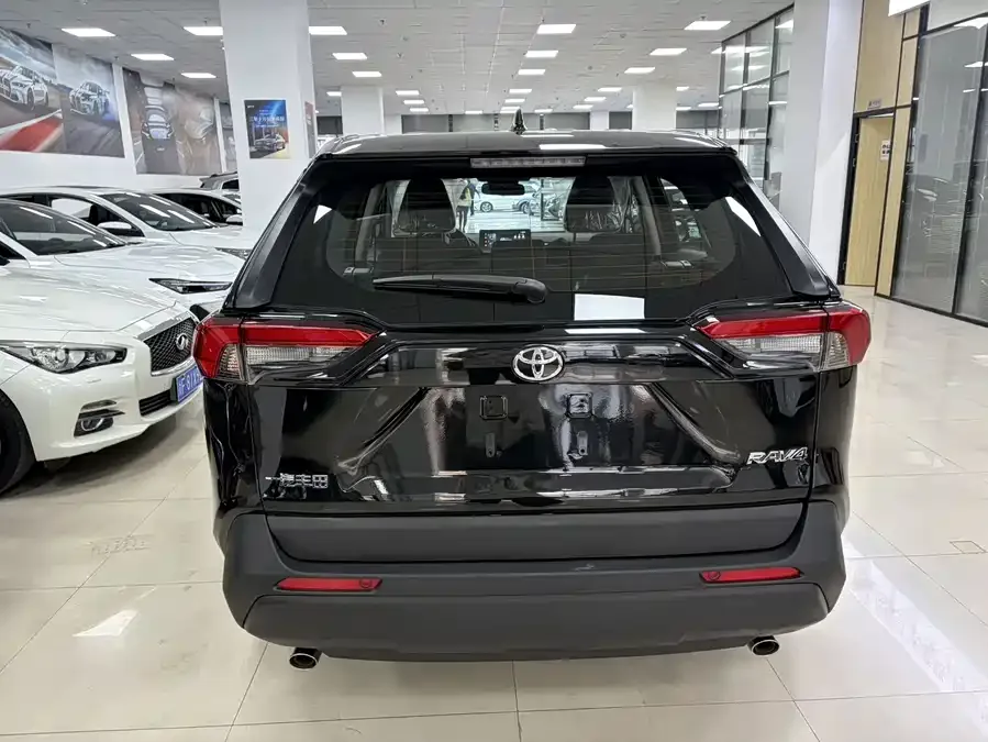 Toyota RAV4 RAV4 Rongfang 2024 2.0L CVT 2WD Urban Edition 2026 — миниатюра 2
