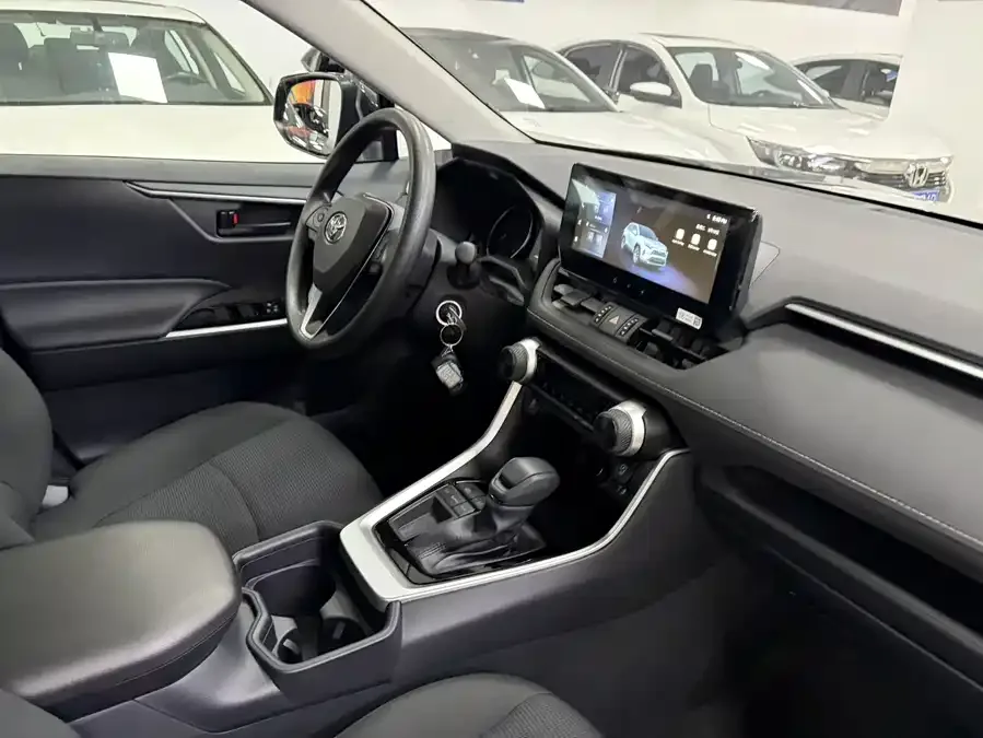 Toyota RAV4 RAV4 Rongfang 2024 2.0L CVT 2WD Urban Edition 2026 — миниатюра 3