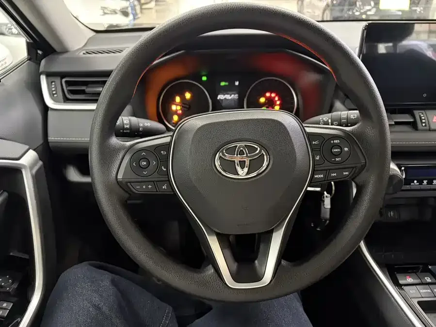 Toyota RAV4 RAV4 Rongfang 2024 2.0L CVT 2WD Urban Edition 2026 — миниатюра 4