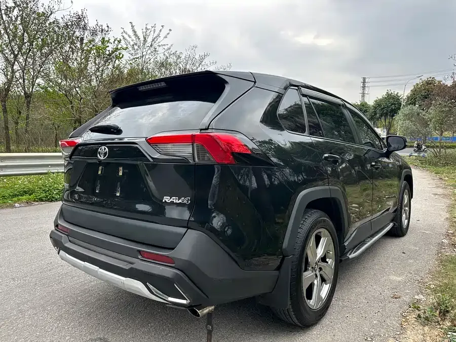 Toyota RAV4 RAV4 Rongfang 2022 2.0L CVT 2WD Fashion PLUS Edition 2022 — миниатюра 4
