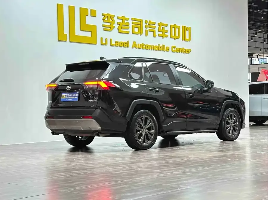 Toyota RAV4 RAV4 Rongfang 2023 2.0L CVT 2WD Fashion PLUS Edition 2023 — миниатюра 2