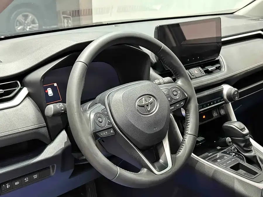 Toyota RAV4 RAV4 Rongfang 2023 2.0L CVT 2WD Fashion PLUS Edition 2023 — миниатюра 4