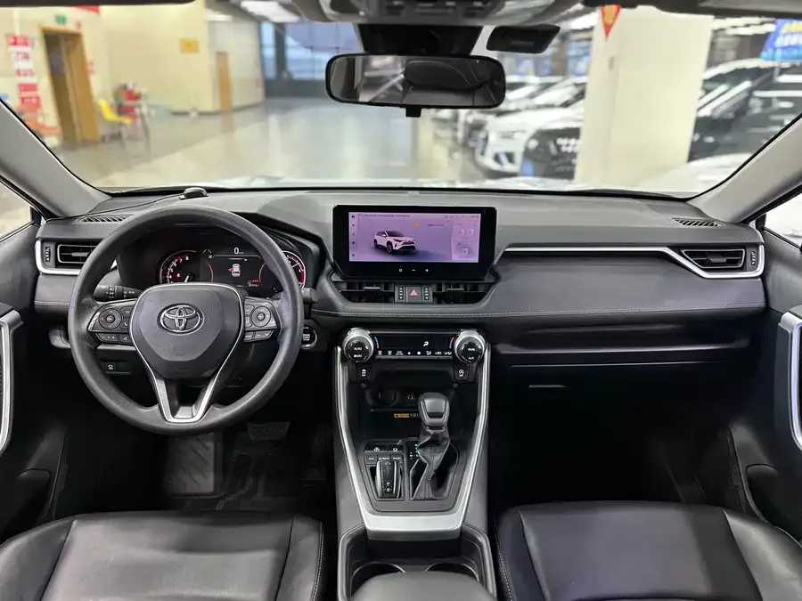 Toyota RAV4 RAV4 Rongfang 2023 2.0L CVT 2WD Fashion Edition 2024 — миниатюра 3