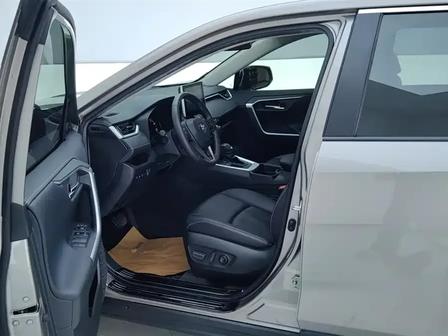 Toyota RAV4 RAV4 Rongfang 2022 2.0L CVT 2WD Fashion PLUS Edition 2023 — миниатюра 3