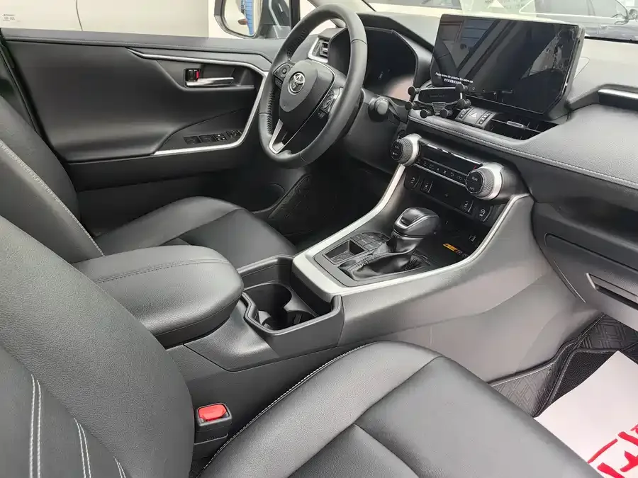 Toyota RAV4 RAV4 Rongfang 2024 2.0L CVT 2WD Fashion PLUS Edition 2024 — миниатюра 3