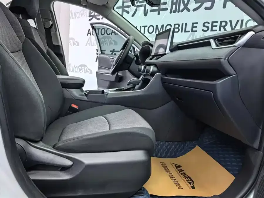 Toyota RAV4 RAV4 Rongfang 2022 2.0L CVT 4WD Fashion Edition 2023 — миниатюра 3