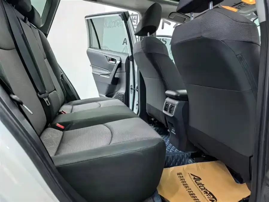 Toyota RAV4 RAV4 Rongfang 2022 2.0L CVT 4WD Fashion Edition 2023 — миниатюра 5