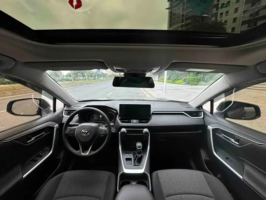 Toyota RAV4 RAV4 Rongfang 2023 2.0L CVT 2WD Fashion Edition 2024 — миниатюра 2
